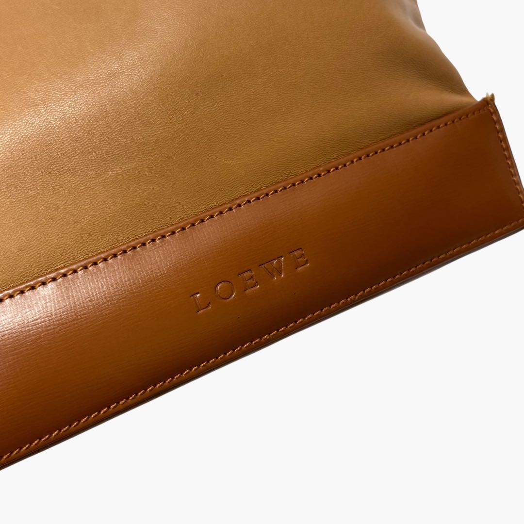 美品✨LOEWE ロエベ　ロゴ型押し　ハンドバッグ　A5収納可