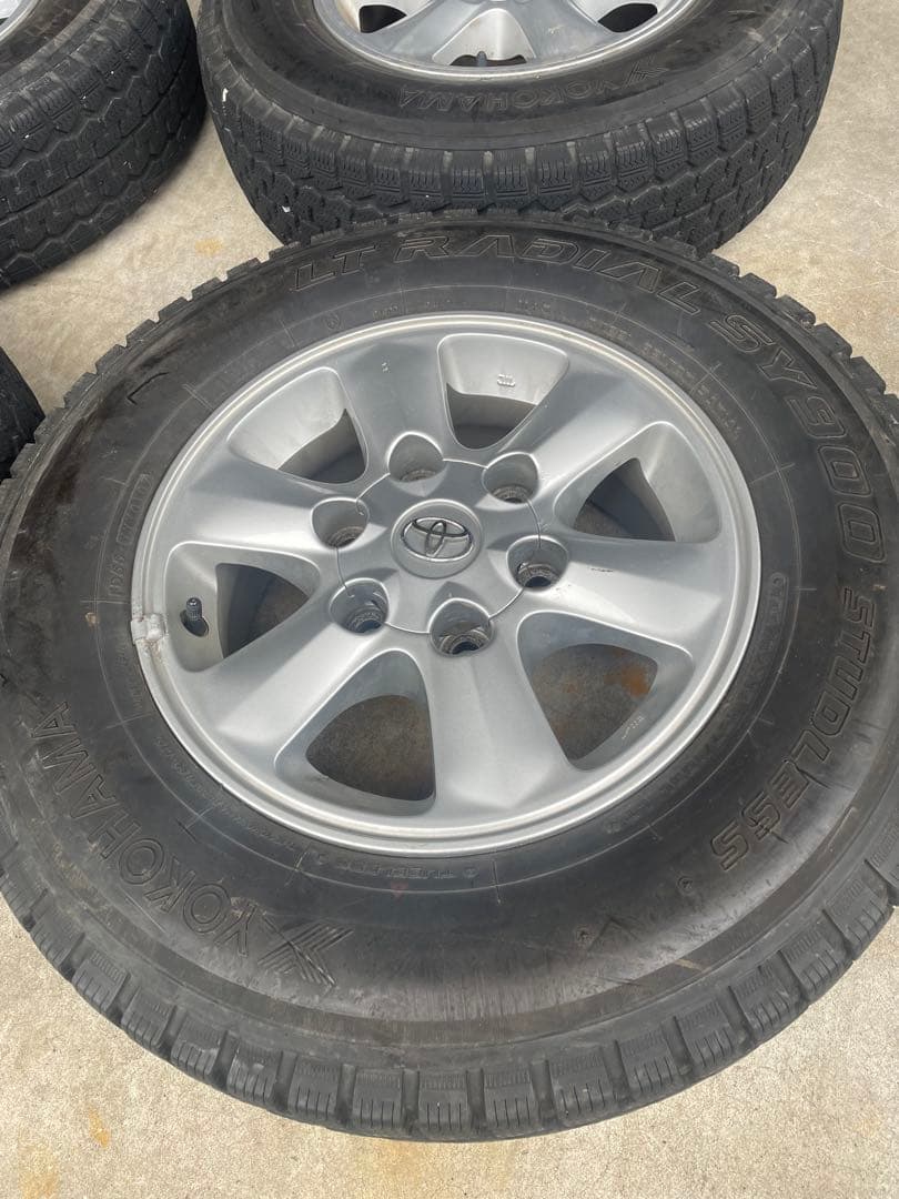 大特価⭐︎履き替えるなら　トヨタ純正ハイエース純正アルミが売りの4本セット