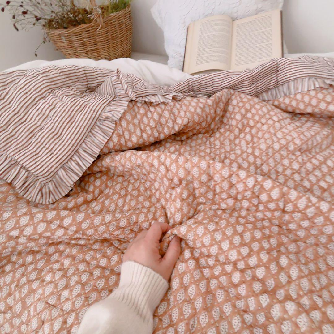 【フリルキルト】ブロックプリントキルト　布団　ソファーカバー　ベッドカバー