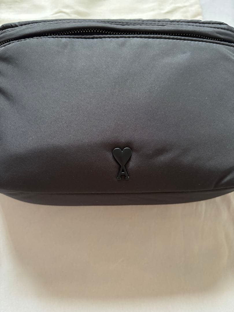 【美品】ami parisメッセンジャーバッグ