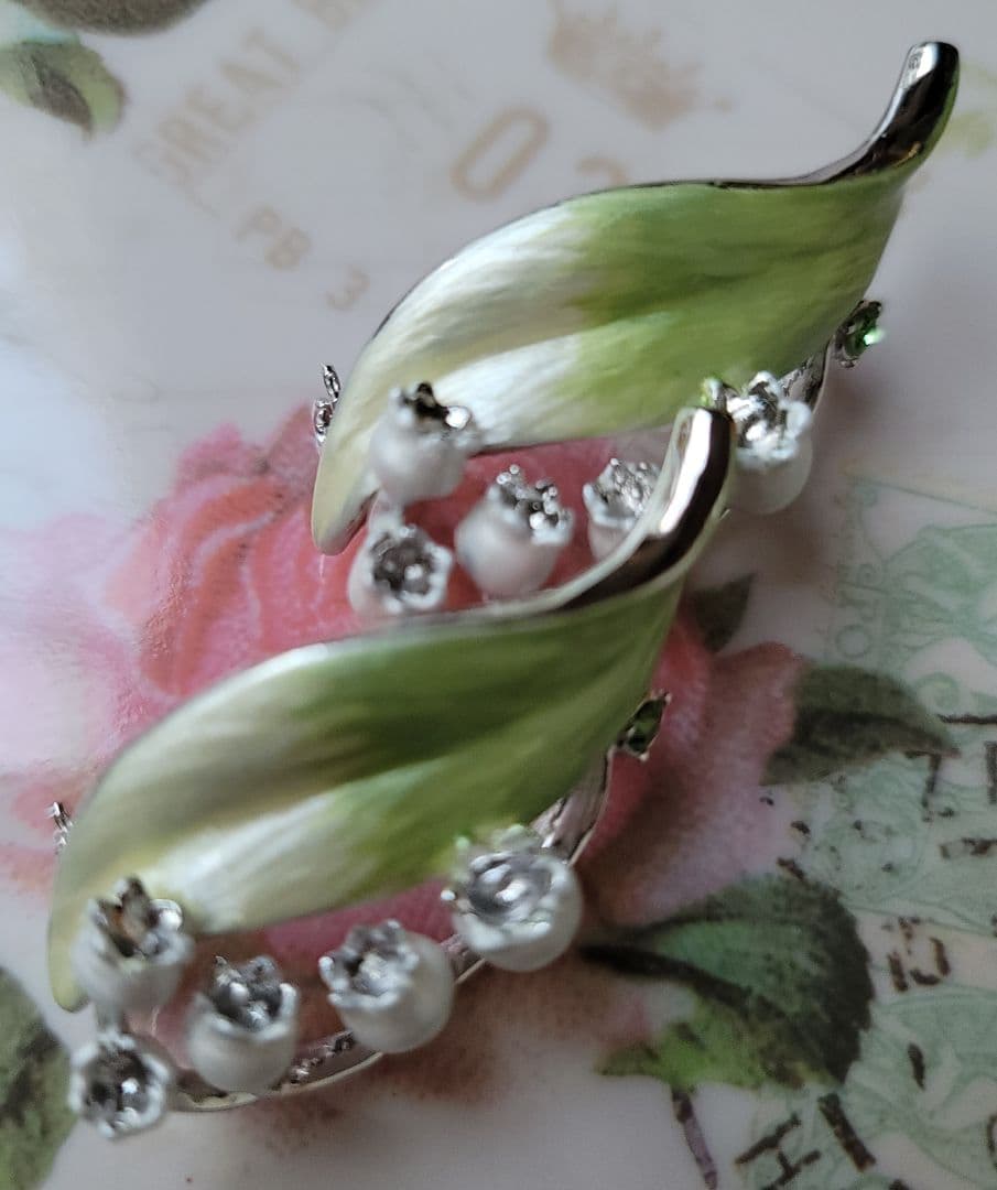 新品　ヴァンドームブティック　ブローチ すずらん　ブローチ　スズラン