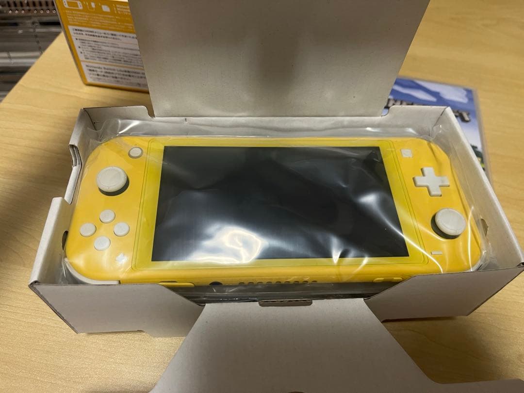 Nintendo Switch Lite イエロー とMinecraft セット