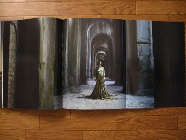 REVUE Eugenio Recuenco エウへニオ・レクエンコ