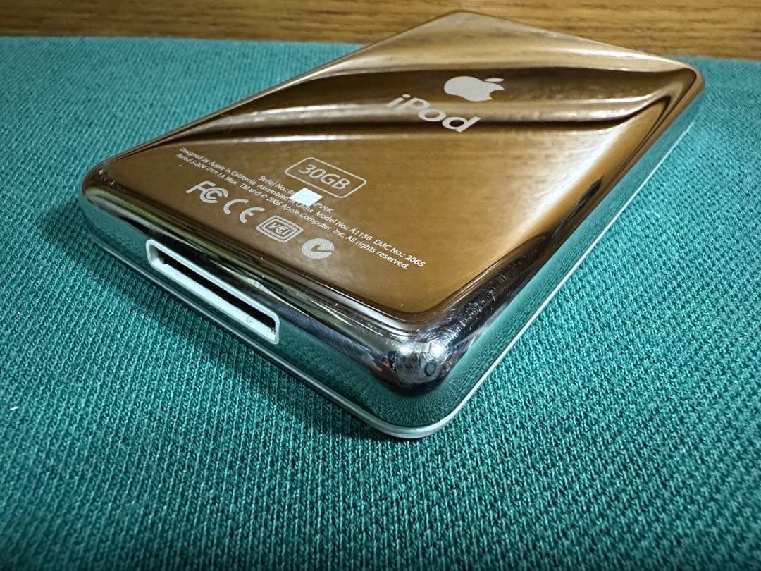 新品同様 iPod Classic 5.5世代　30GB MA444J
