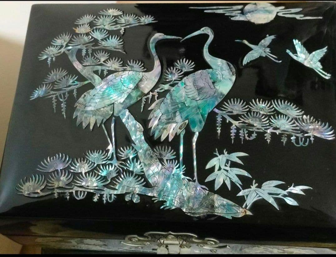 【高級】螺鈿と黒漆◇ 宝石箱 ◇小物入れ◇鏡＆オルゴール付き【貝細工】