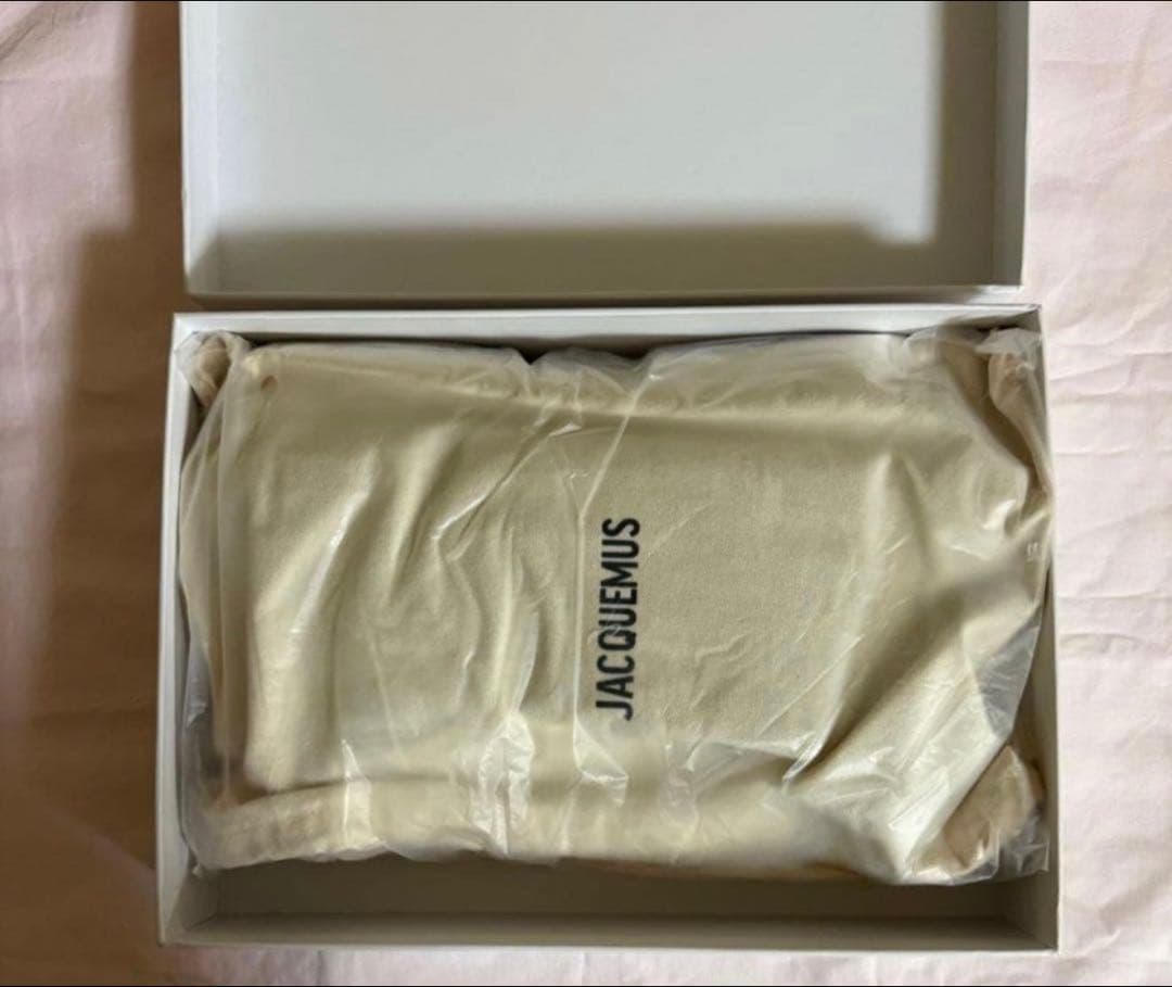 JACQUEMUS ブラックショルダーバッグ 28*4*12CM(箱無し)