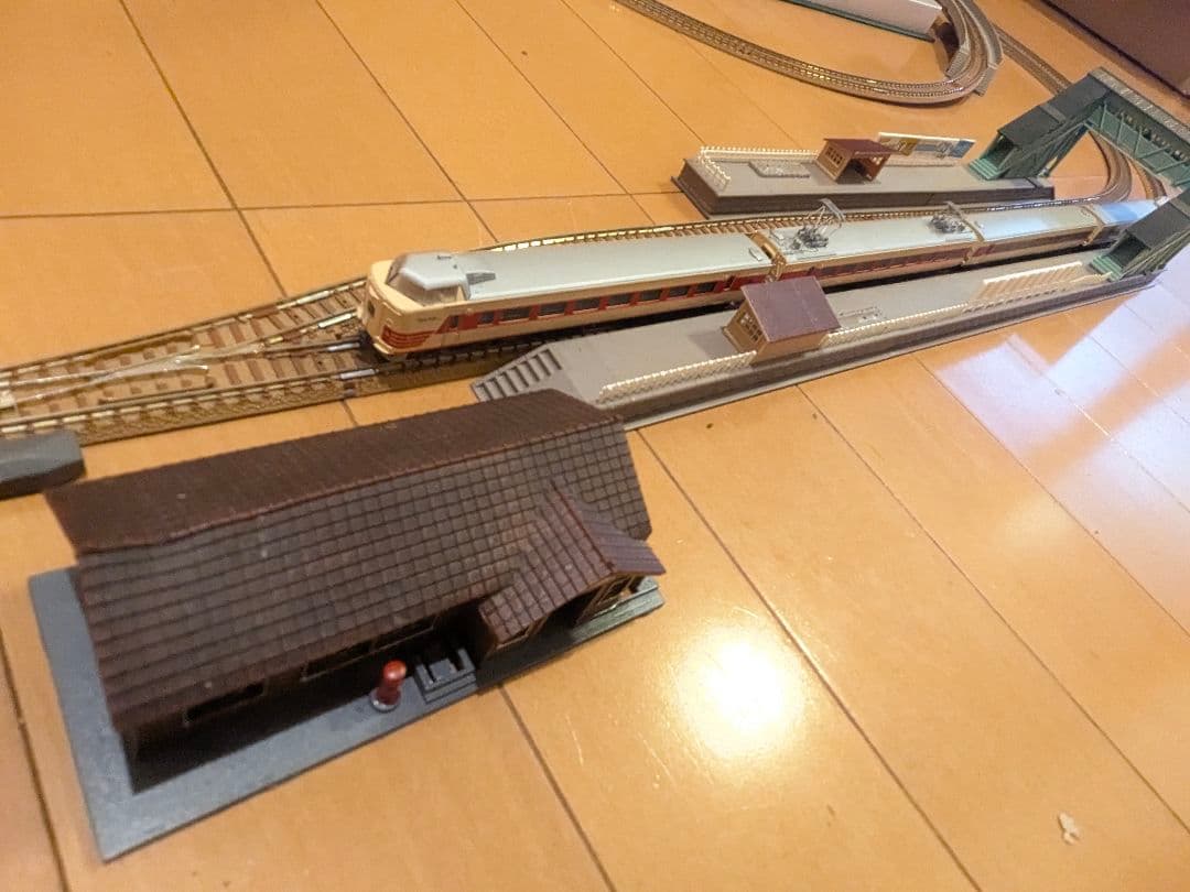 中古 Nゲージ オリジナルスターターセット 立体交差レール+車両付き 入門用