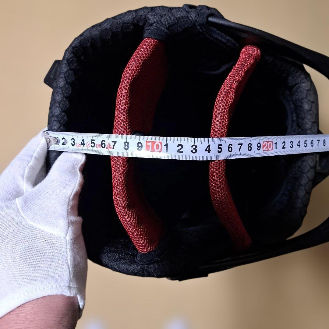 TaylorMadeスタンド式キャディバッグ 黒/赤。フード付き。極美品！