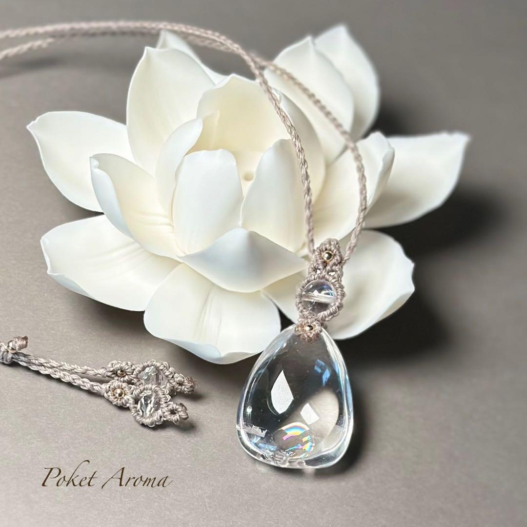 『夢綺』虹入りアイリスクォーツのマクラメペンダントネックレス