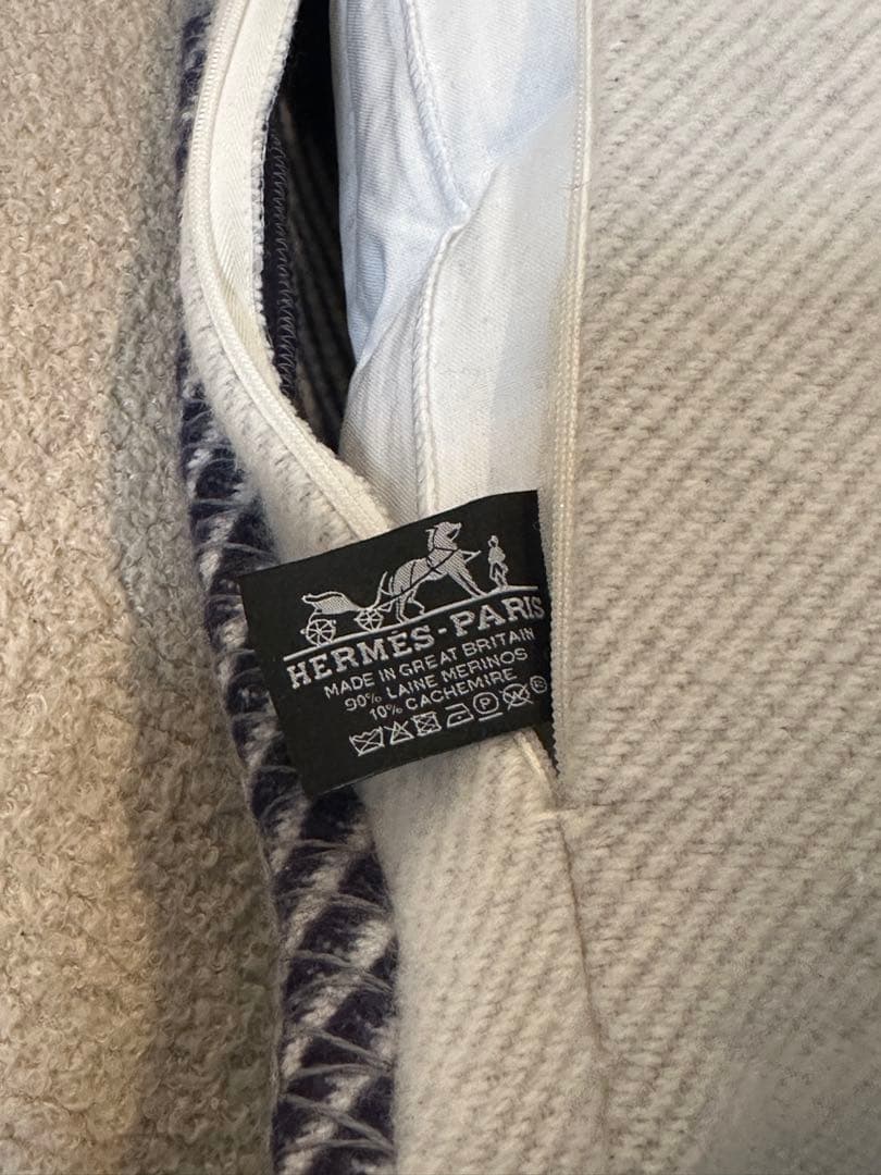 あ*ん様 ⭐️【全国送料無料】定価13万　HERMES エルメス　クッション　H