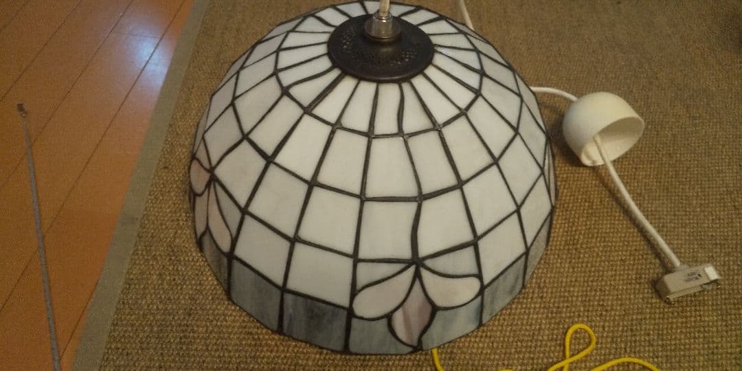 ハンドメイド最安値ステンドグラス3灯式ペンダントライト昭和レトロ　ステンドグラス