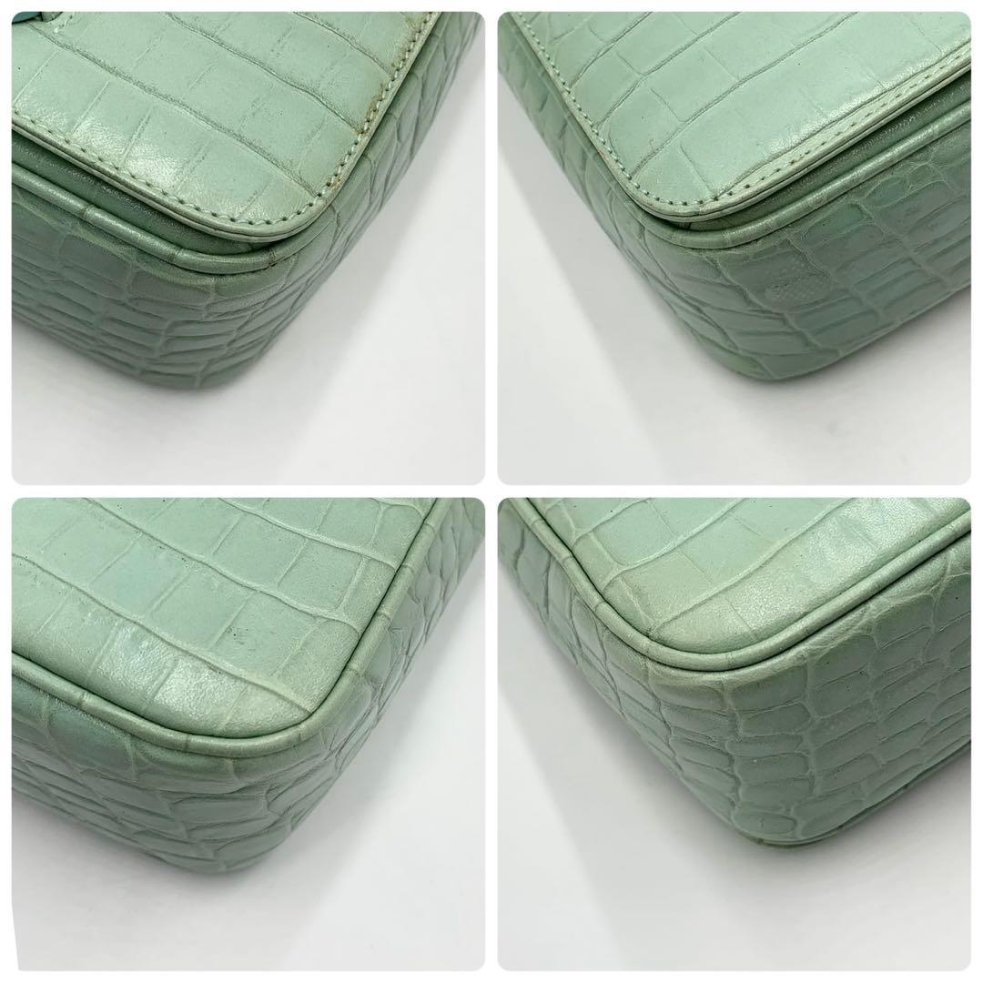 サルヴァトーレ フェラガモ ショルダーバッグ 型押しレザー ライムグリーン