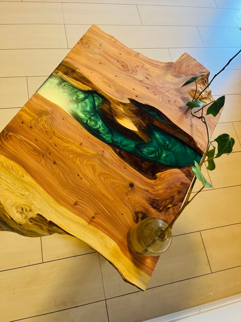 レジンテーブル　ソファテーブル　　サイドテーブル　貝塚伊吹