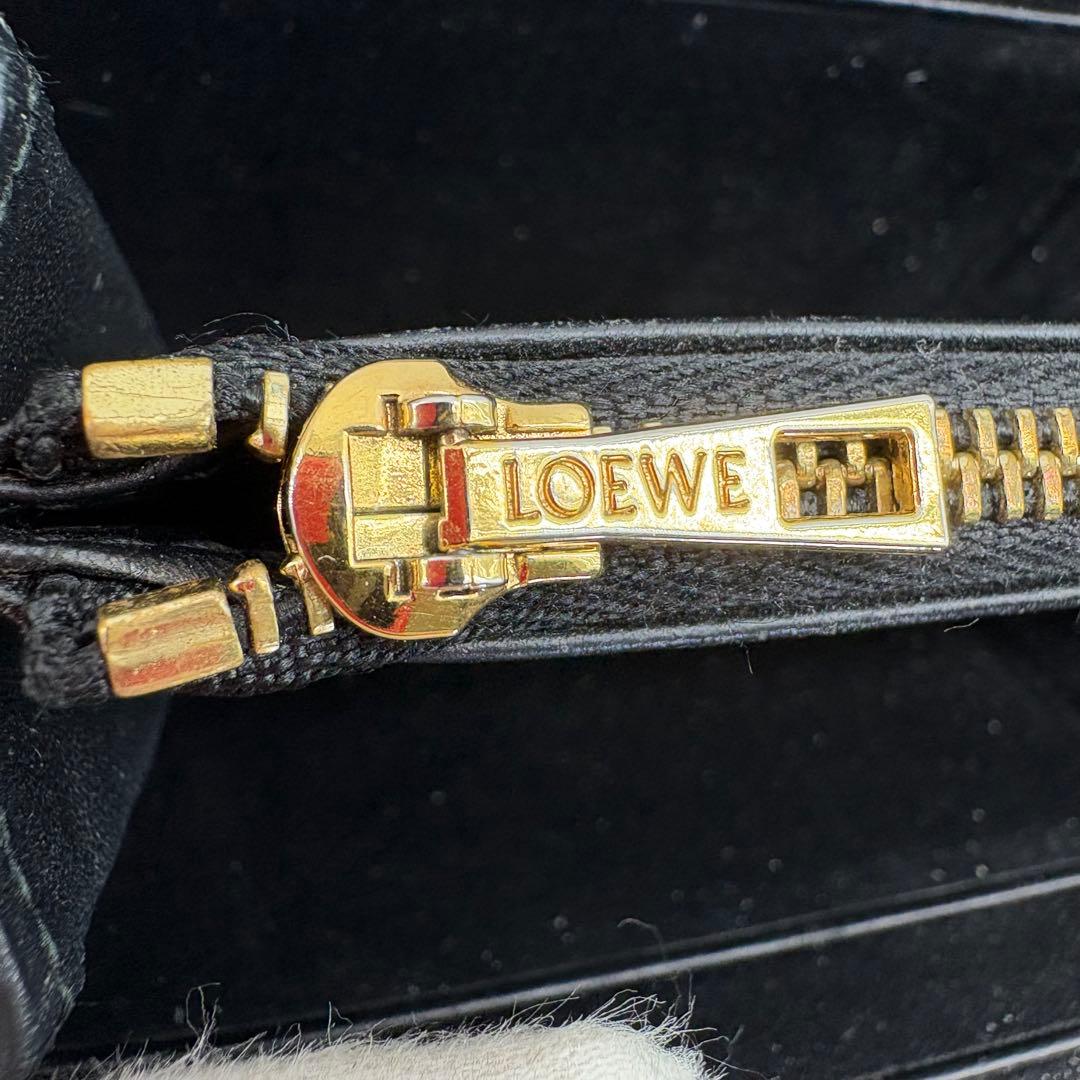 【美品・箱付き】LOEWE　長財布　リピートアナグラム　エンボス　コンチネンタル