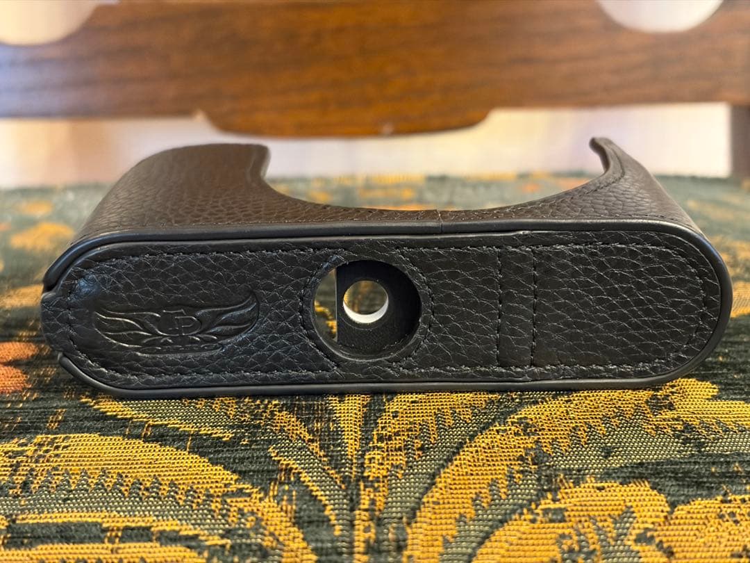 Leica ライカ D-LUX8（レザーケースとオートレンズキャップ付き）