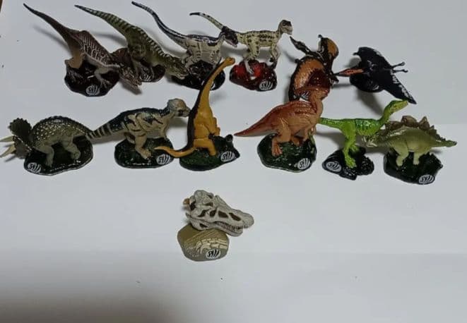 恐竜まとめ売り　チョコラザウルス　ダイノテイルズ　ダイノモデルス　ダイノワールド