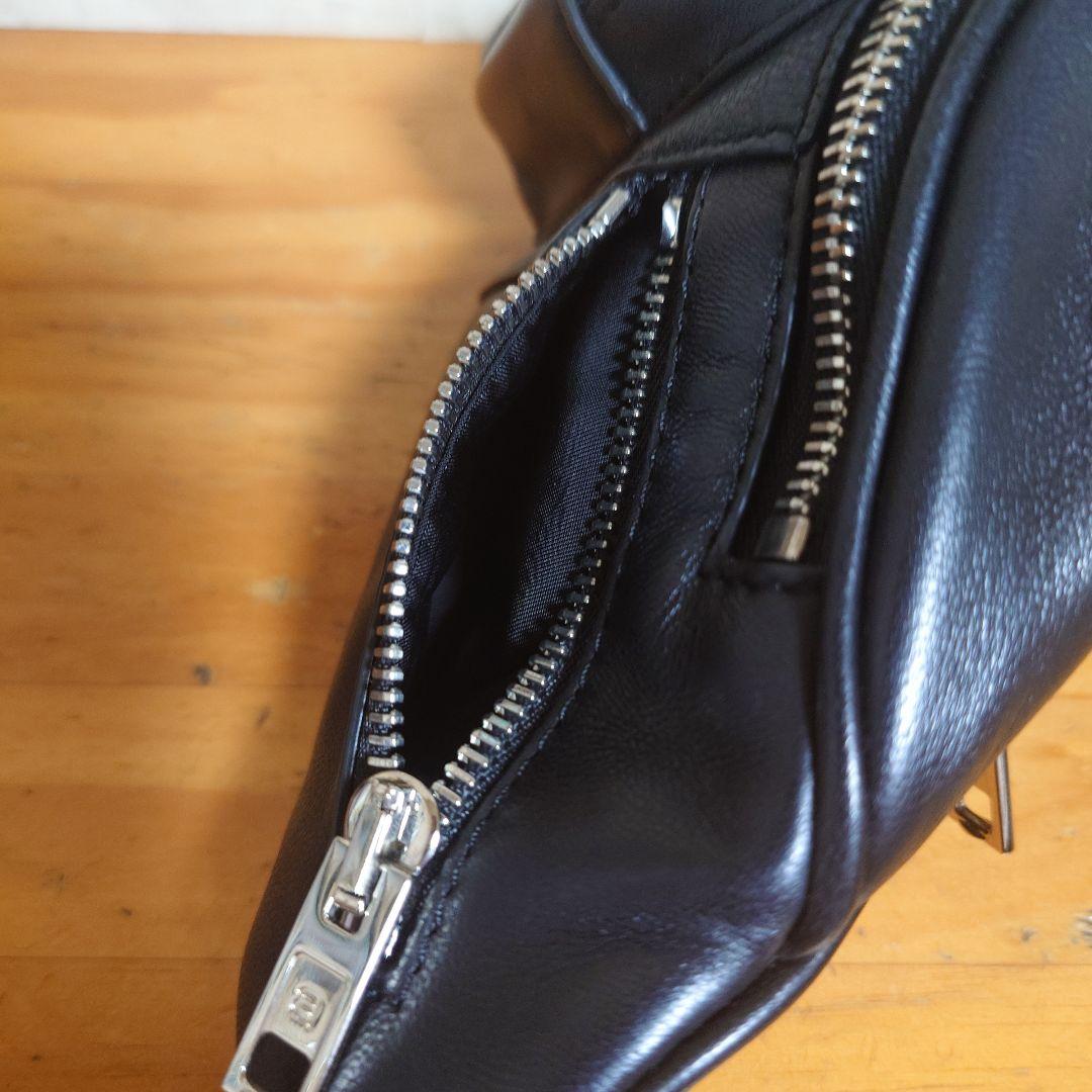【alexanderwang】レザーボディバッグ