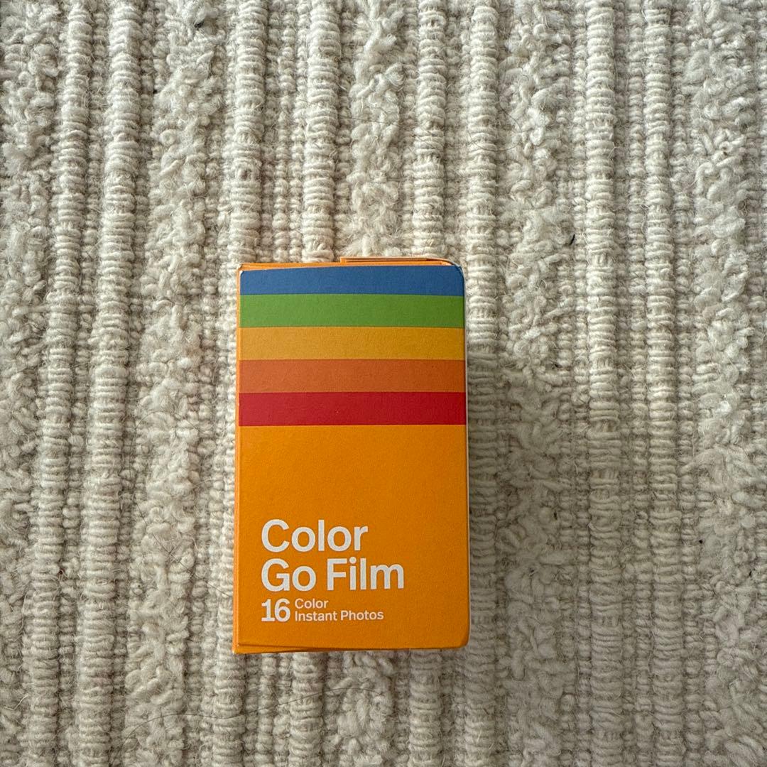 Polaroid Go Camera & Color Go Film 16枚入り