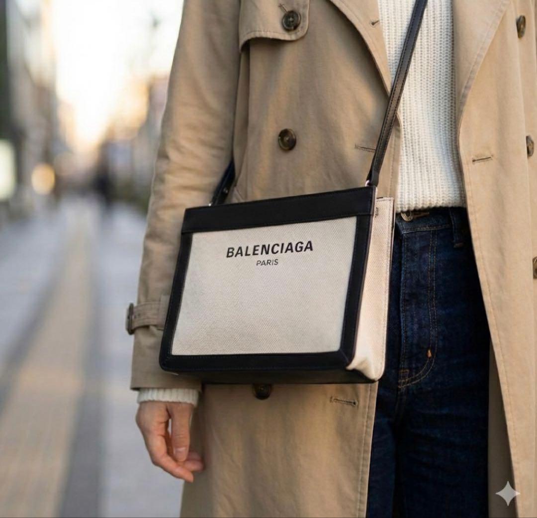 BALENCIAGA ショルダーバッグ　キャンパス