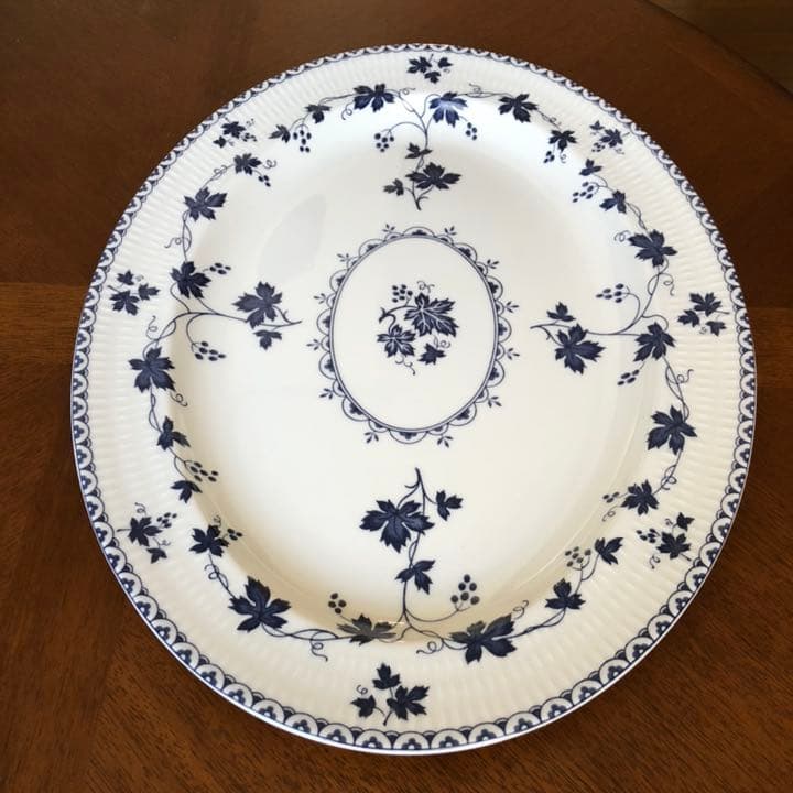 【美品】ロイヤルドルトン★ヨークタウン★オーバルパーティトレイ