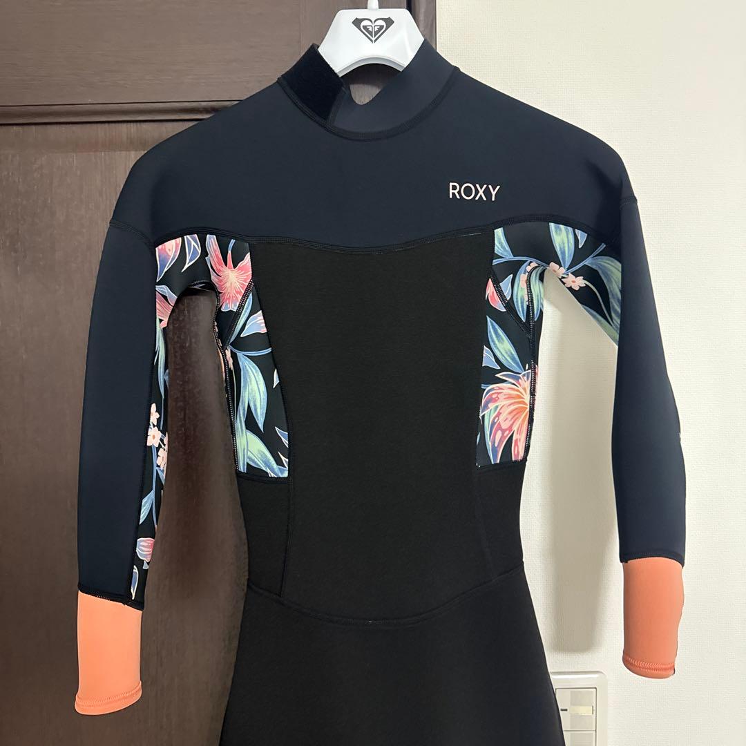 ROXY フラワーパターン フルスーツ