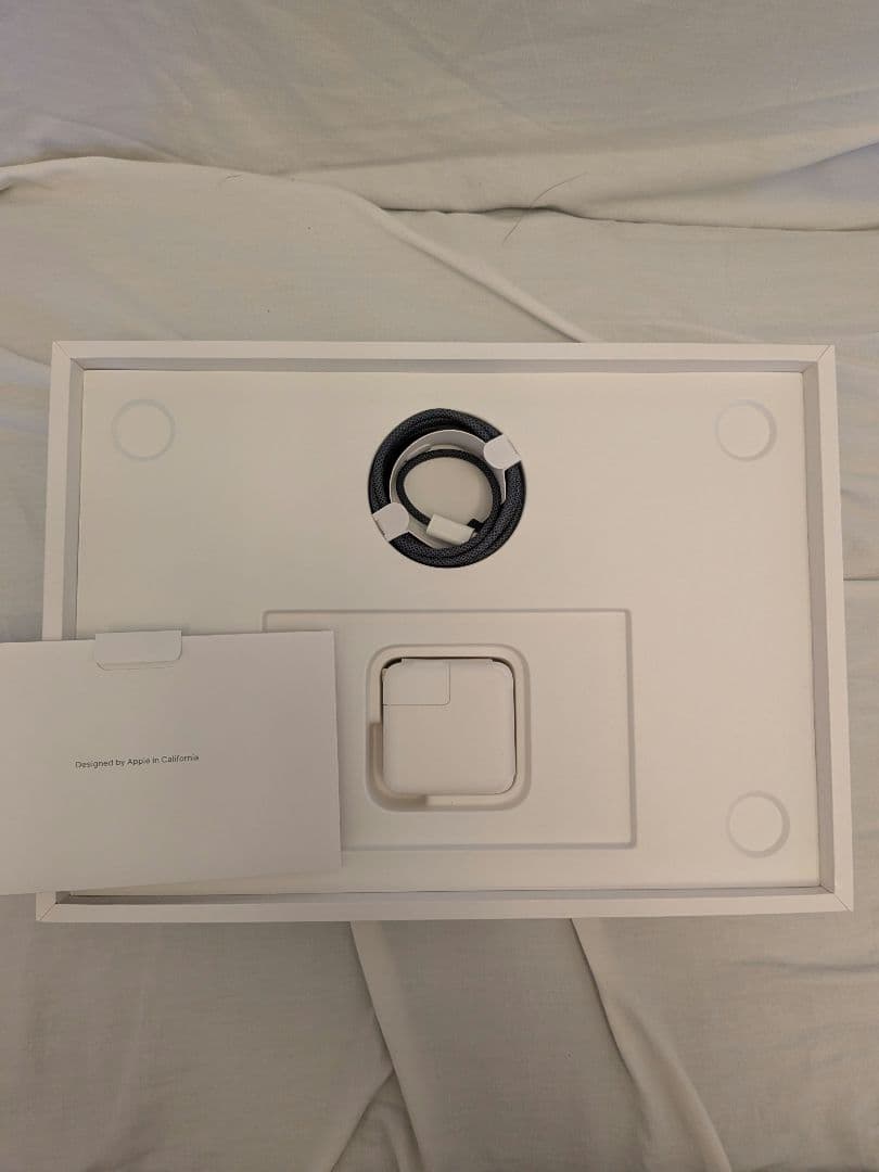 MacBook本体 MacBook Air M2 13.6 16G 256G