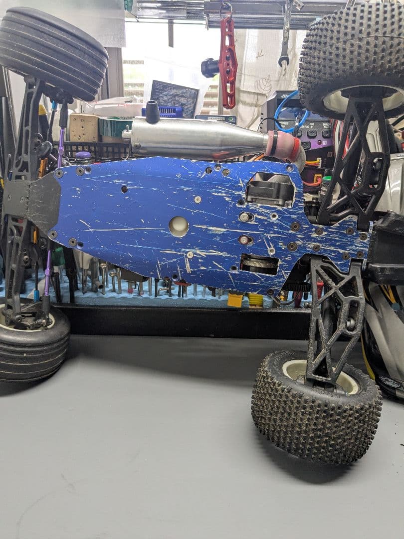 トラクサス 　JATO 　ニトロ25 　1/１０　エンジンカー　２WD