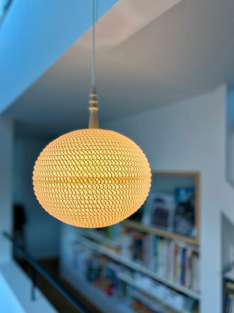 独60年代　Temde 漆塗り木材とファイバーグラス　ヴィンテージ・ペンダント