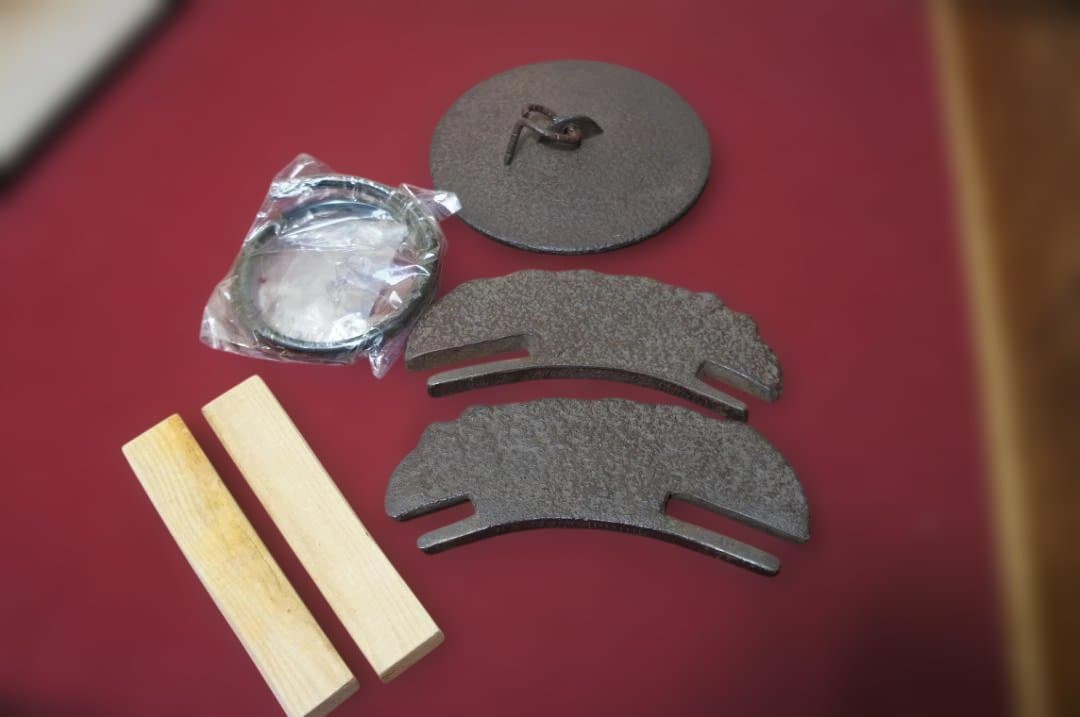 ☆桑色置炉 在銘裏甲釜 裏釜 替え蓋 釜鐶 置炉用600w炭型電熱器 送料込み