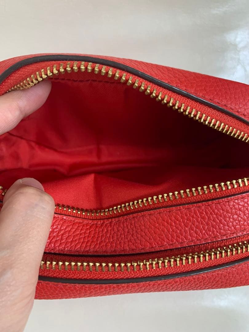 Tory Burch トリーバーチ ペリーボンベ クロスボディバッグ