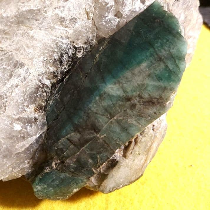 ド迫力！レア！！エメラルド原石 約3.5㌔ 91