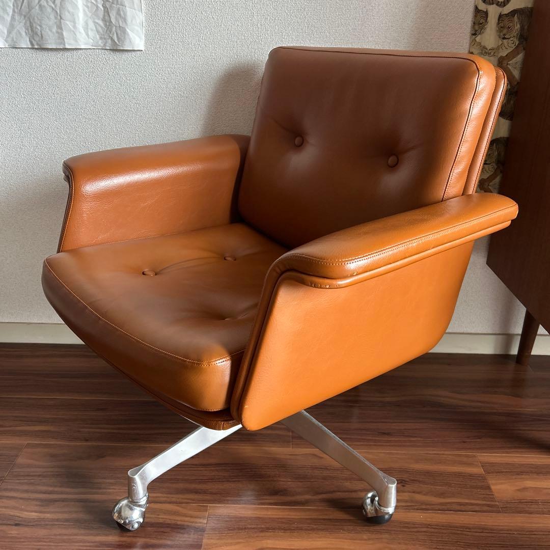 ビンテージアームチェア　ミッドセンチュリー