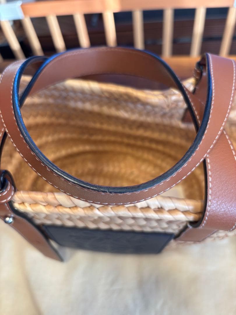 LOEWE バスケットバックスモール　品番327 02NS93