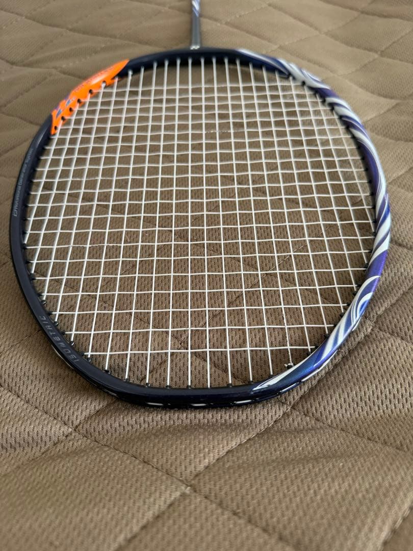 YONEX アストロクス100zz ダークネイビー　3UG5 美品