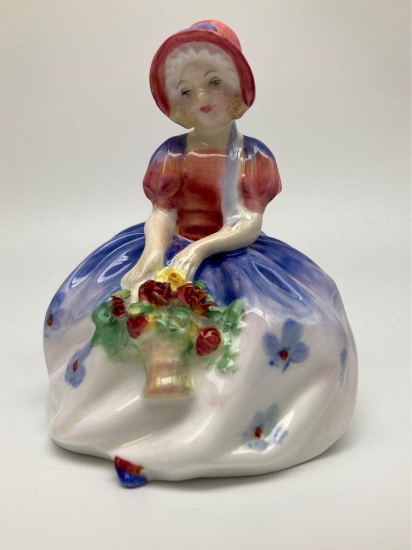 ロイヤルドルトン　フィギュリン　MONICA 陶磁器人形