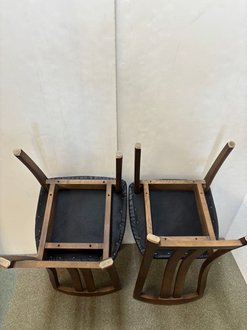 ① ダイニングチェア　２脚セット