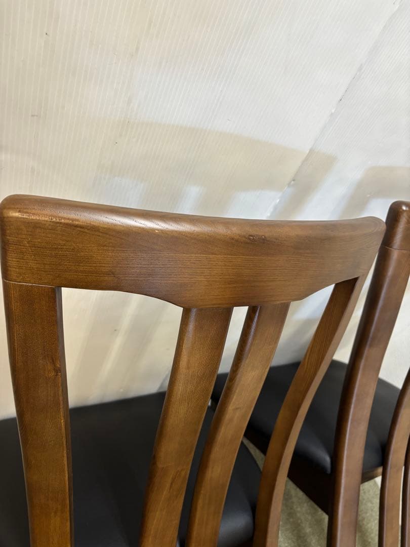 ① ダイニングチェア　２脚セット