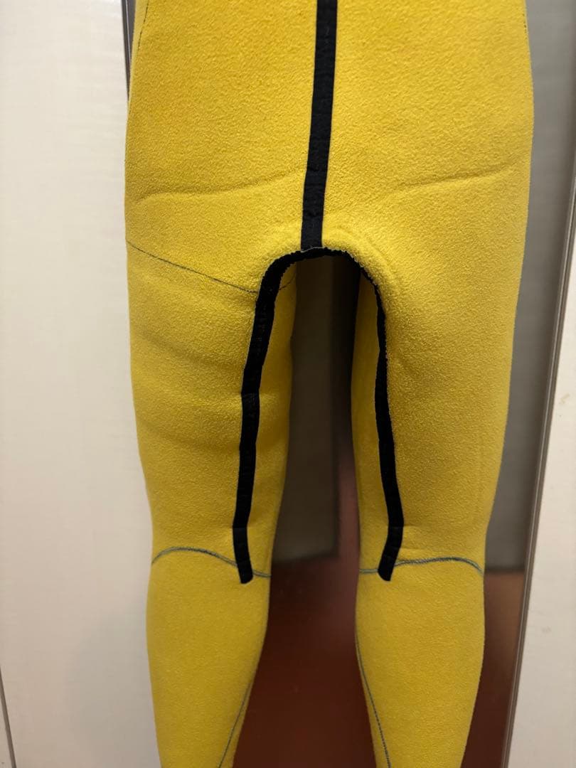 使用少なめ！　Hurley　セミドライ　チェストジップ　Lサイズ相当　日本製