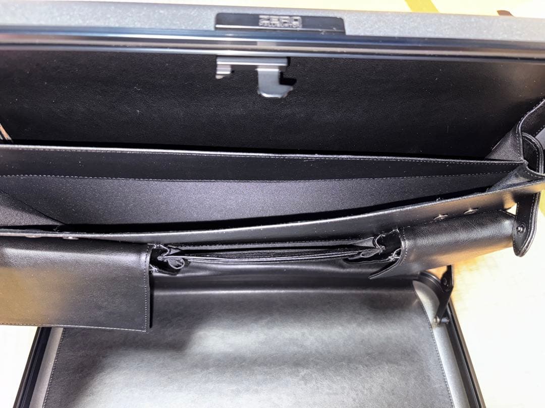 ゼロハリバートン アタッシュケース　ガンメタ　美品　送料込み