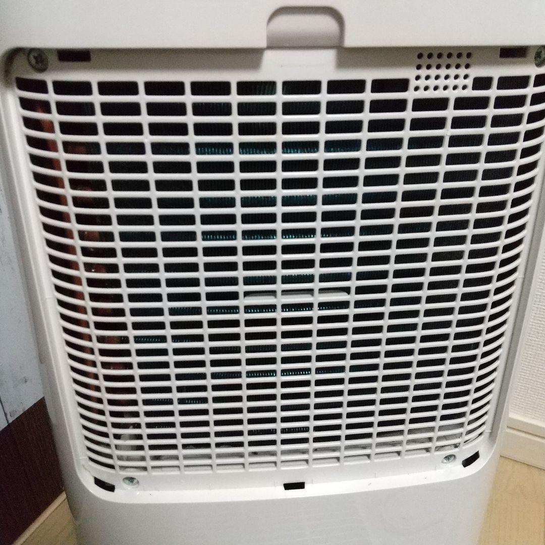 コンプレッサー式クリーニング済みなので届けばそのまま使えるシャープ衣類乾燥除湿機