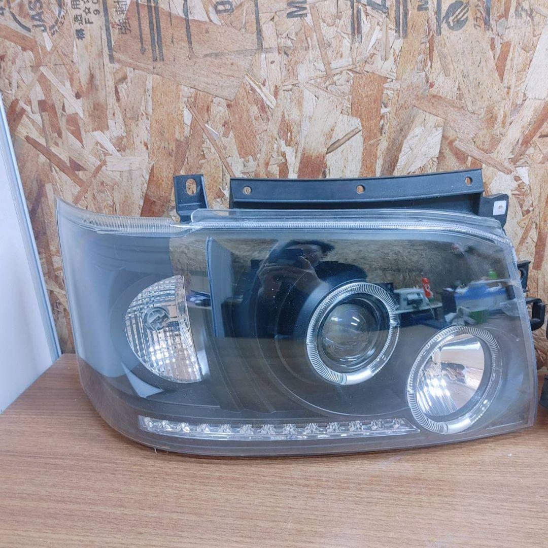 ハイエース1型2型イカリング社外ヘッドライト