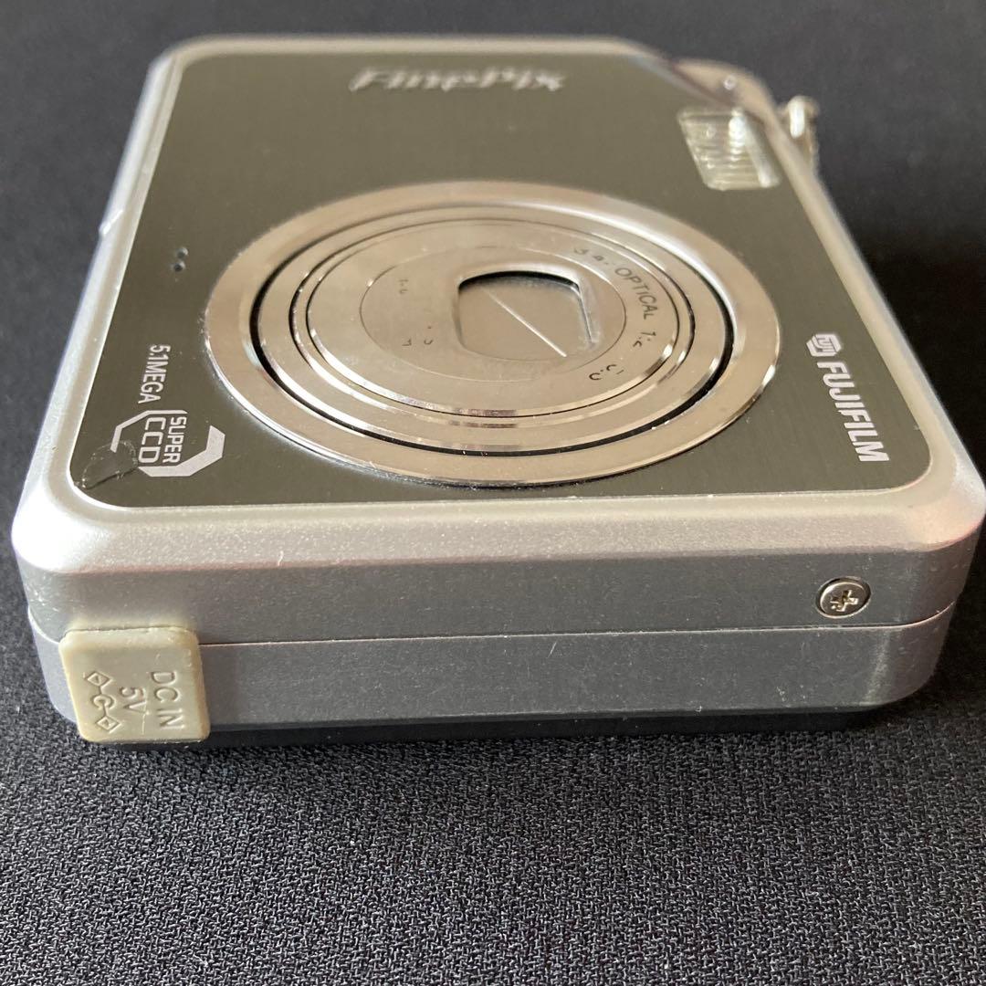 FUJIFILM FinePix V10 CCDセンサー コンデジ