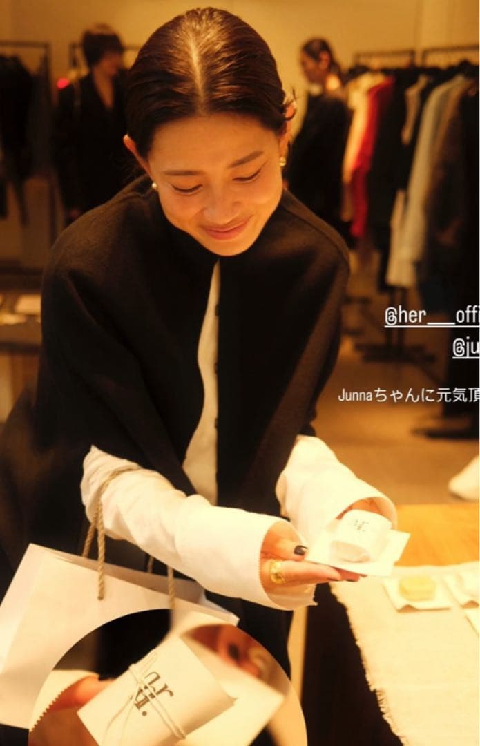 HER. 新品タグ付　カシミヤブレンドロングケープ