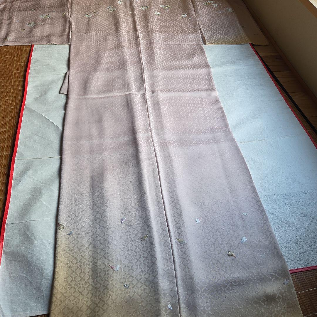 逸品を纏う　桜の刺繍　山口美術織物の付下げ