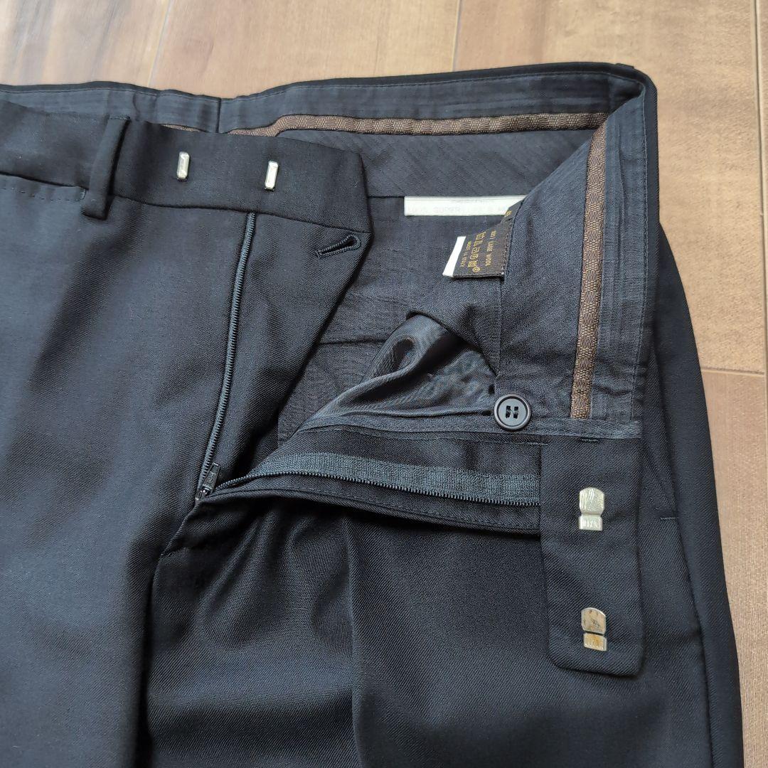 LOUIS VUITTON　ブラックスーツ 3ボタン