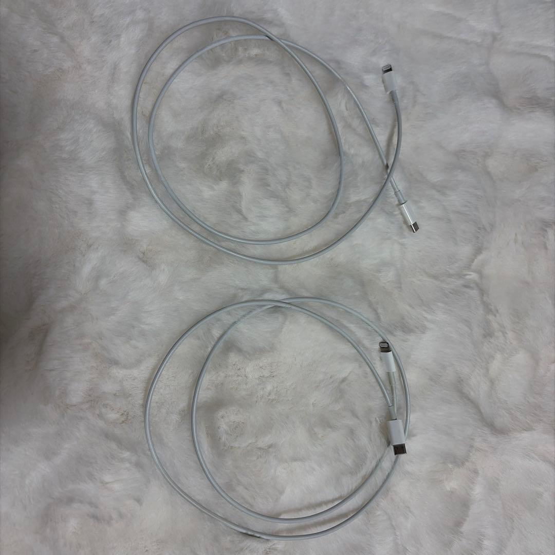 iPhone13本体 256GB 充電ケーブル2個＋カバー3個付き