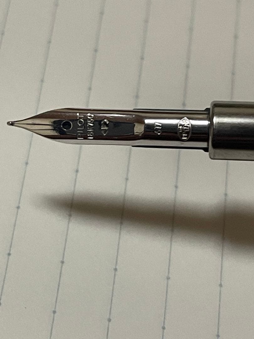 八*重様 PILOT 万年筆　キャップレス螺鈿　F 細字