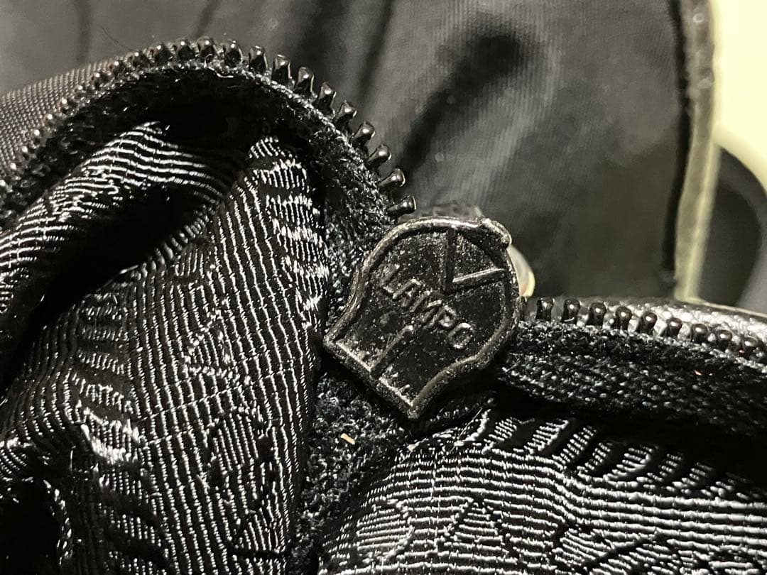 プラダ　ショルダーバッグ　メッセンジャーバッグ