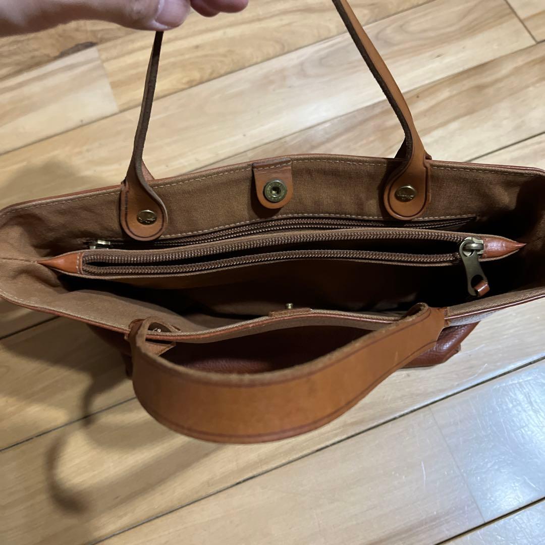 IL BISONTE イルビゾンテ　レザー　ハンドバッグ