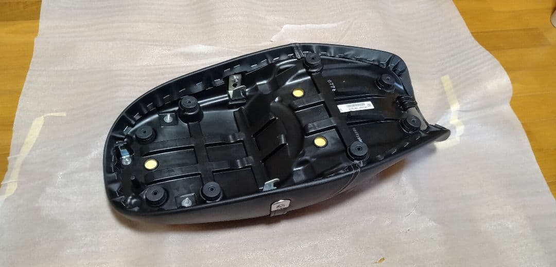 Kawasaki Z900RS　2025年ノーマル外装一式